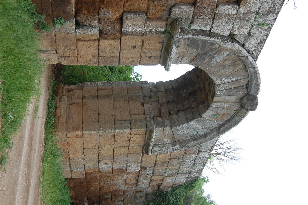 City gate of Falerii Novi, Roman Republican refoundation in Faliscan territory
